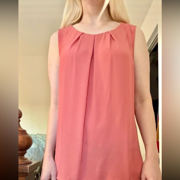 Loft Outlet Coral Flowy Pleated Sleeveless Tank Top Blouse Size Medium - Picture 3 of 6